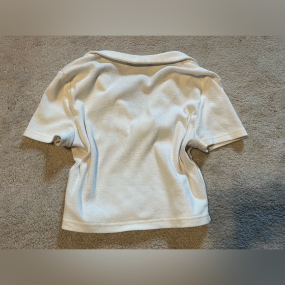 ⭐️NEVER WORN⭐️ Cuffed Neck Top - Picture 3 of 3